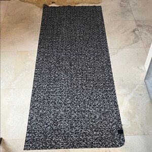 Lululemon Black & White Patterned Yoga Mat Towel/Cover